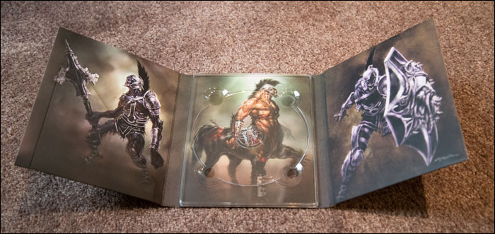 God-of-War-3-Collector's-Edition-Inside