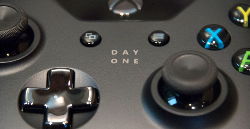 Xbox-One-Day-One-Controller-Close