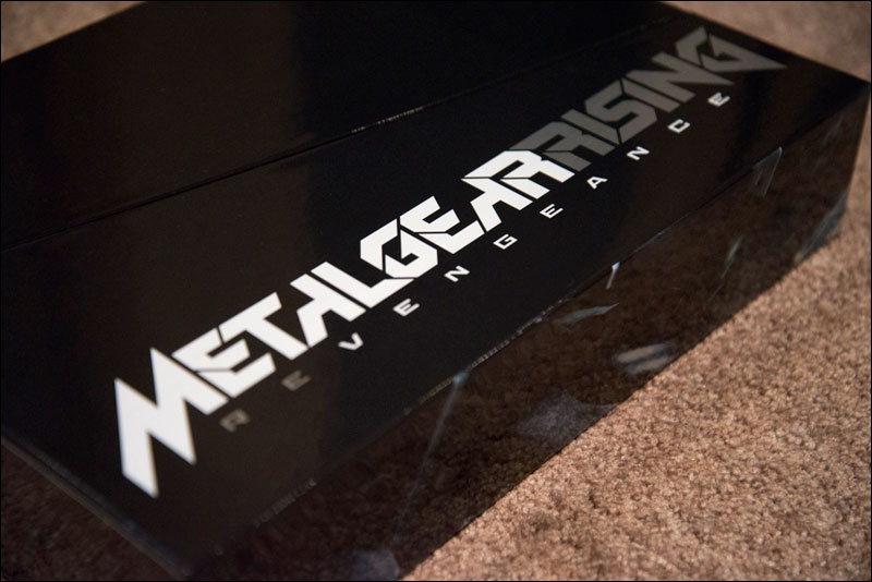 Metal-Gear-Rising-Revengeance-Premium-Package-Back