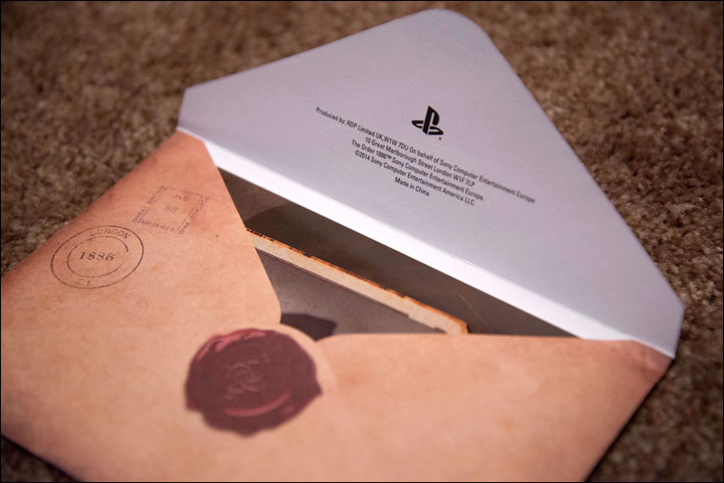 The-Order-1886-Blackwater-Edition-Envelope-Open